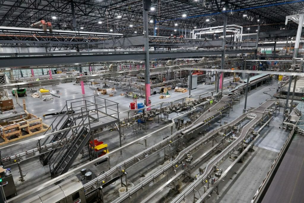 faE5xpfs-1080x720 Arizona Beverages Manufacturing Facility, Production Line, Bottling Plant in Woodbridge, NJ | ARCO Design Build