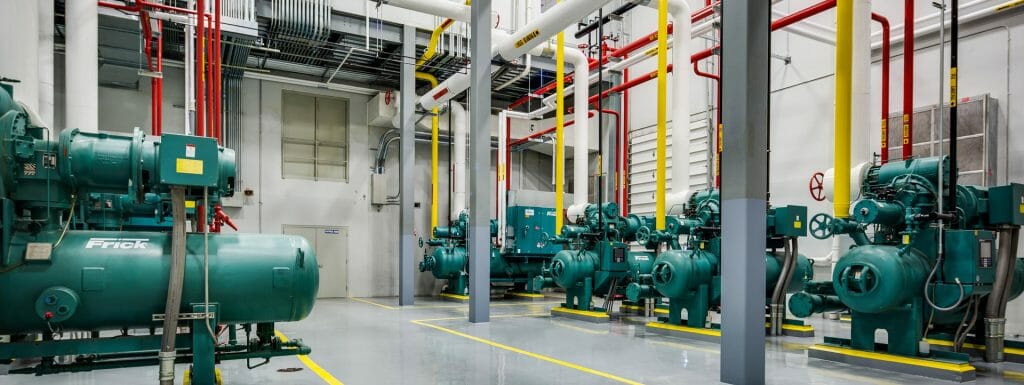 sm_mtc4 Industrial construction photo pipes and valves